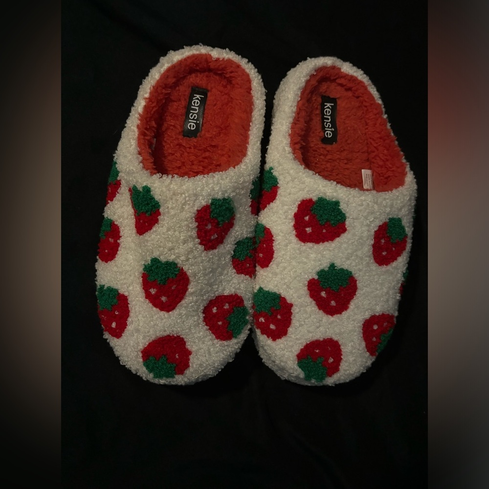 Strawberry Slippers 🍓🍓